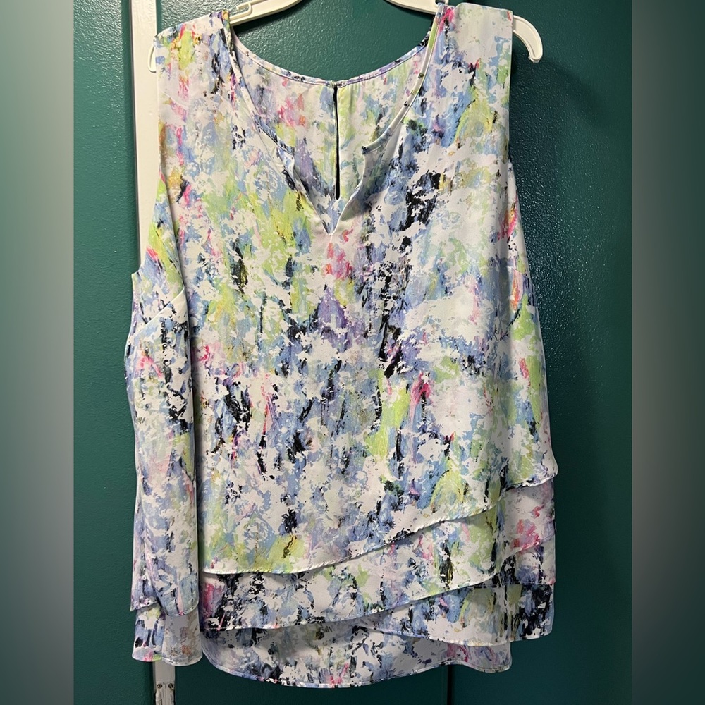 Women’s multi-layered sleeveless blouse